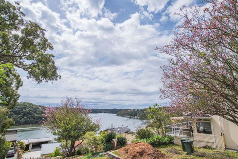 Scenic Illawong Riverside Getaway 1bed1bath Unit - Hervey Bay Accommodation 0