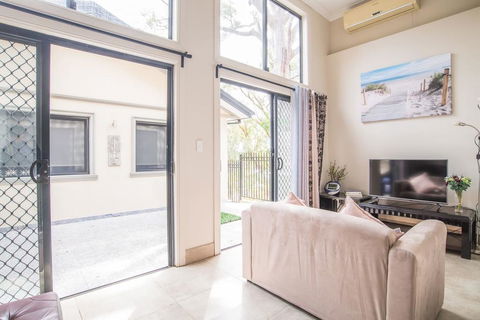 Scenic Illawong Riverside Getaway 1bed1bath Unit - Hervey Bay Accommodation 1