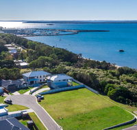 Sea breeze Esplanade Beachfront Close Marina Hervey Bay - Tourism Hervey Bay