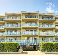 Sea Breeze Luxury Holiday Apartment - Hervey Bay Accommodation