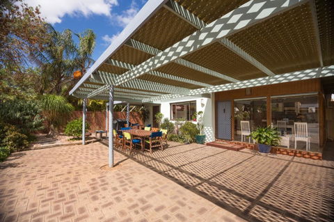 Sea J's, Brighton - Tourism Hervey Bay 3