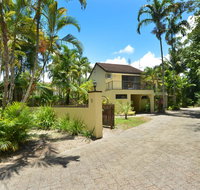 Sea La Villa Port Douglas - Hervey Bay Accommodation