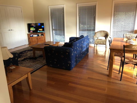 Seagrape Cottage - Tourism Hervey Bay 1