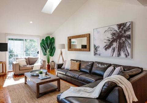 Seagrass House - Modern North Avoca Oasis - Tourism Hervey Bay 0