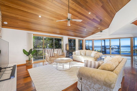 Seascape @ 19 Pindari - Privacy, Space, Views - Hervey Bay Accommodation 2