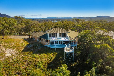 Seascape @ 19 Pindari - Privacy, Space, Views - Hervey Bay Accommodation 1