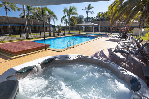 Seashells Beachfront Resort - Hervey Bay Accommodation 0