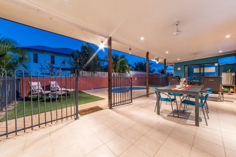 Seaside Hideaway- Hideaway Bay - Hervey Bay Accommodation 1