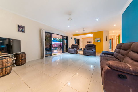 Seaside Hideaway- Hideaway Bay - Hervey Bay Accommodation 3