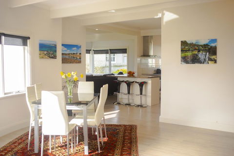 Seaside Retreat - Tourism Hervey Bay 0