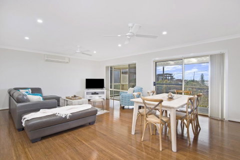 SEAVIEW DREAM - Bonny Hills - Hervey Bay Accommodation 1