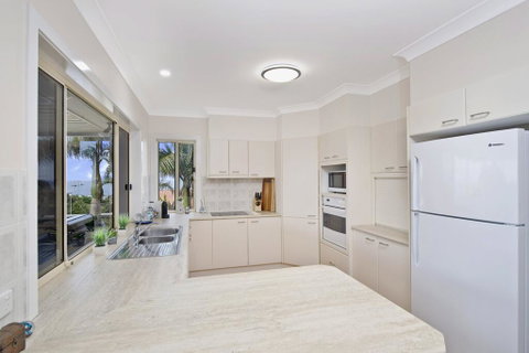 SEAVIEW DREAM - Bonny Hills - Hervey Bay Accommodation 3