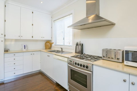 Serenity: Halls Gap - Hervey Bay Accommodation 1