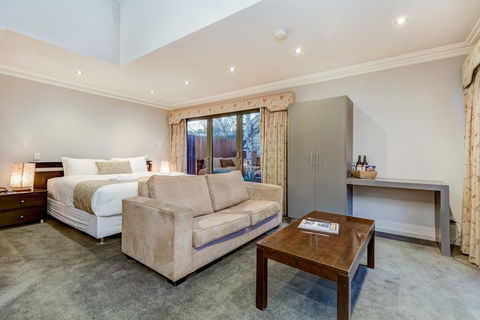 Seymours On Lydiard - Hervey Bay Accommodation 0