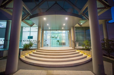 Sfera's Park Suites & Convention Centre - Tourism Hervey Bay 0