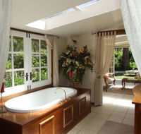 Shakespeare's Wilderness Chalet - Hervey Bay Accommodation