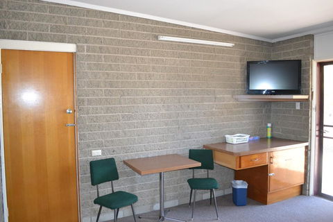 Shamrock Hotel Motel Balranald - Hervey Bay Accommodation 3