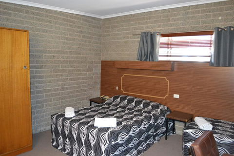 Shamrock Hotel Motel Balranald - Hervey Bay Accommodation 2
