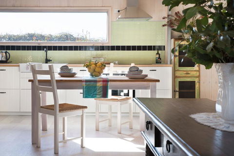 Shillings And Pence - Hervey Bay Accommodation 0