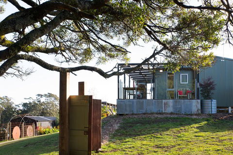 Shillings And Pence - Hervey Bay Accommodation 2