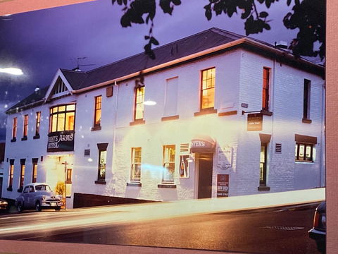 Shipwrights Arms - Hervey Bay Accommodation 0