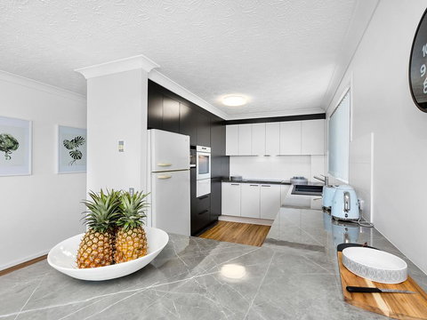 Shoreline Six With Ocean Views To See The Whales - Hervey Bay Accommodation 1