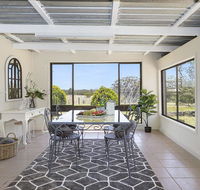 Silky Oak Cottage - cosy with country views - Hervey Bay Accommodation
