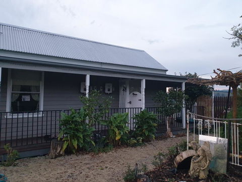 Silverbirch Cottage - Tourism Hervey Bay 1