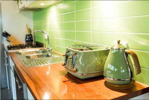 Sinnamons Cottage - Hervey Bay Accommodation 2