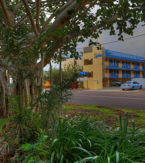 Sky View Units Bowen - Tourism Hervey Bay 3