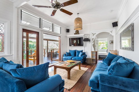 Skye Lodge Byron Bay - Walk To Town In 5 Minutes! - Hervey Bay Accommodation 0