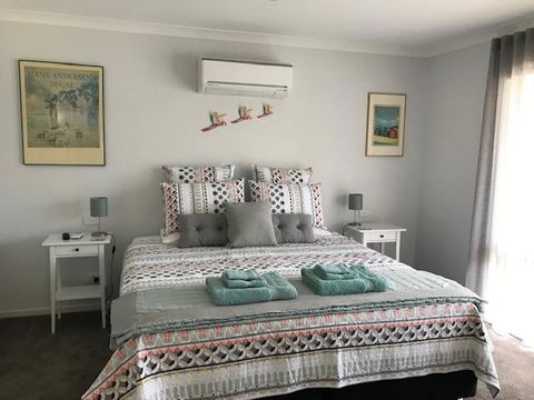 Snapper House - Hervey Bay Accommodation 1
