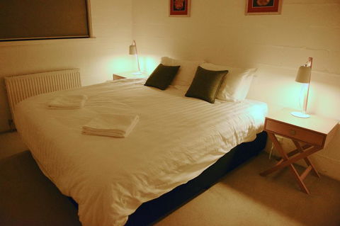 Snow Ski Apartments 38 - Tourism Hervey Bay 1