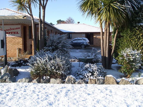 Snowdream Motel - Tourism Hervey Bay 0