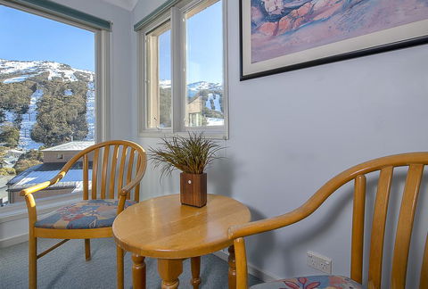 Snowman 8 - Hervey Bay Accommodation 3