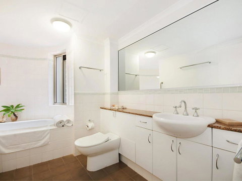 Solaris 4 - Hervey Bay Accommodation 1