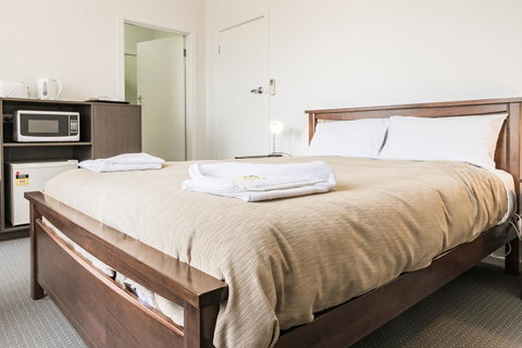 Somerset Hotel - Hervey Bay Accommodation 0