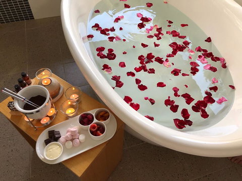 Somewhere Unique - Tourism Hervey Bay 1