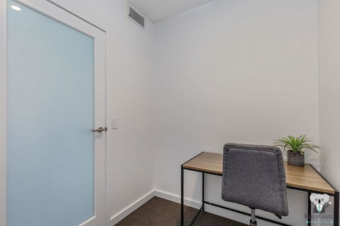 South Brisbane Kozy 1Bed APT + FREE Parking QSB001 - Hervey Bay Accommodation 1