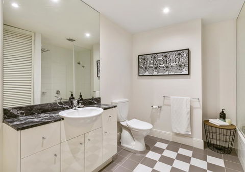 South Yarra Delight - Car Park, Wifi And Swimming Pool - Hervey Bay Accommodation 3
