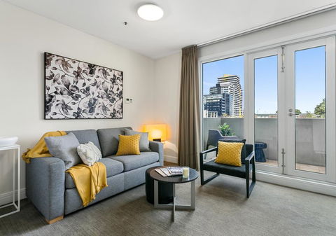 South Yarra Delight - Car Park, Wifi And Swimming Pool - Hervey Bay Accommodation 0