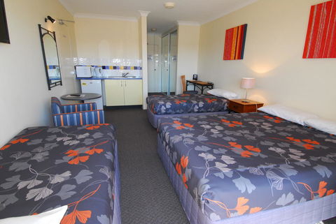 Southend Hotel - Hervey Bay Accommodation 2