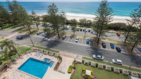 Southern Cross Beachfront Holiday Apartments - Hervey Bay Accommodation 1