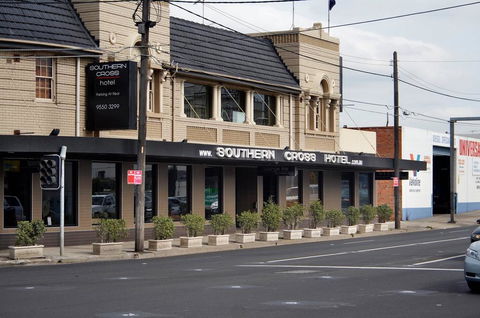 Southern Cross Hotel - Hervey Bay Accommodation 2