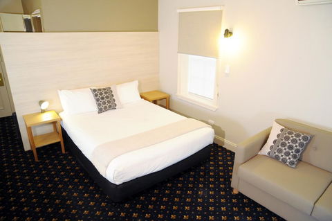 Sovereign Hill Hotel - Hervey Bay Accommodation 1