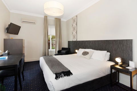 Sovereign Hill Hotel - Hervey Bay Accommodation 0