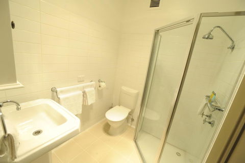 Sovereign Hill Hotel - Hervey Bay Accommodation 3