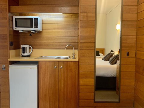Sovereign Park Motor Inn - Hervey Bay Accommodation 2