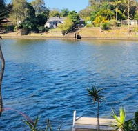 Spacious 2 Bedroom Beach Side Apartment - Close to shopping Centre with Coles Health Food Shop Sushi Pizza Cafes Hairdresse - Tourism Hervey Bay
