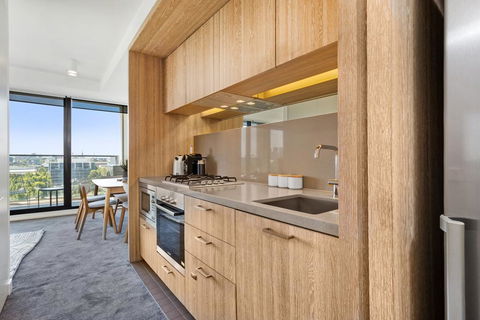 Spacious And Sunny Modern Apartment With City View - Hervey Bay Accommodation 3